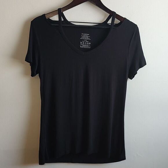 Le‎ Chateau Women's Size Medium Black Short Sleeve V-neck T-shirt - Picture 2 of 6